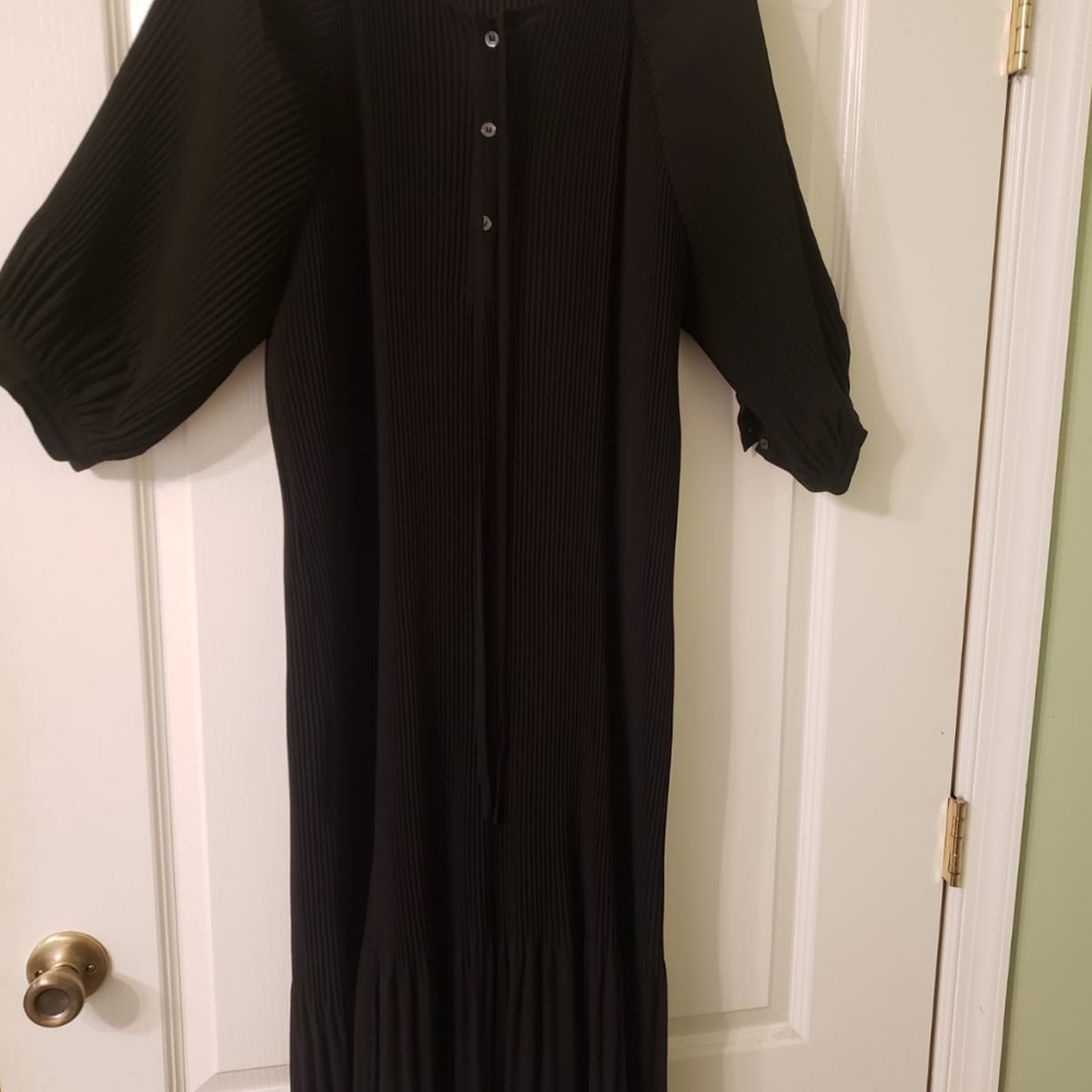 Black pleated dress